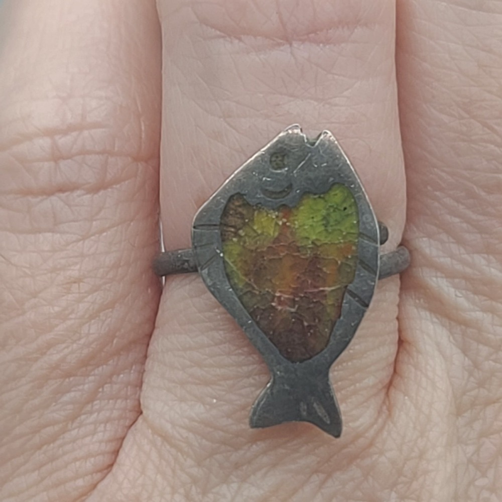 Estate Multicolor Fish Ring